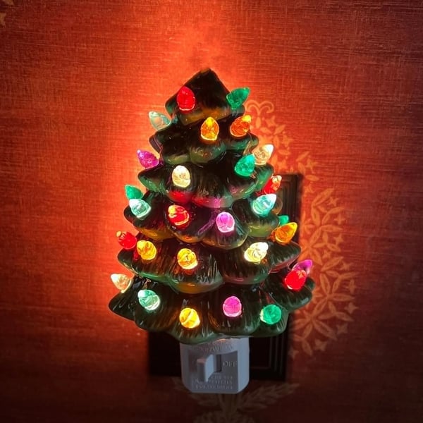 🎄2024 Christmas Tree Night Light - Home Children's Room Background Decoration Creative Resin Crafts Ornaments